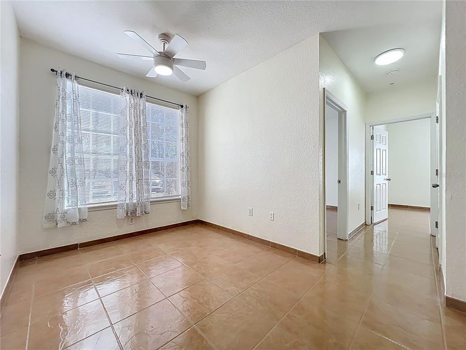 Active With Contract: $225,000 (3 beds, 2 baths, 1282 Square Feet)