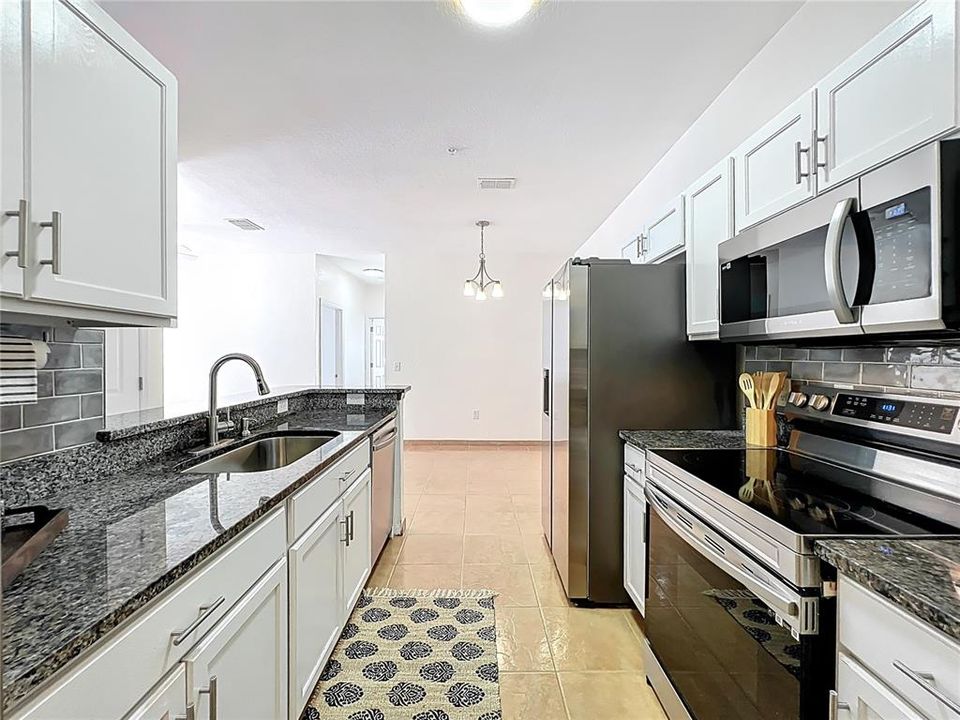 Active With Contract: $225,000 (3 beds, 2 baths, 1282 Square Feet)