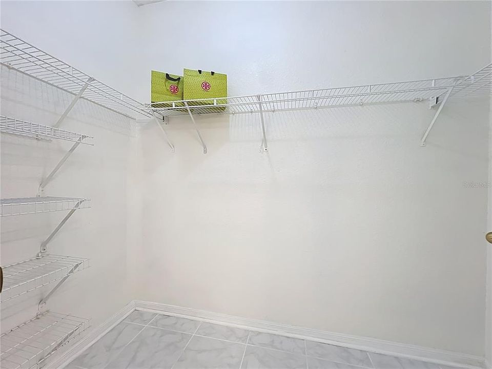 Active With Contract: $225,000 (3 beds, 2 baths, 1282 Square Feet)