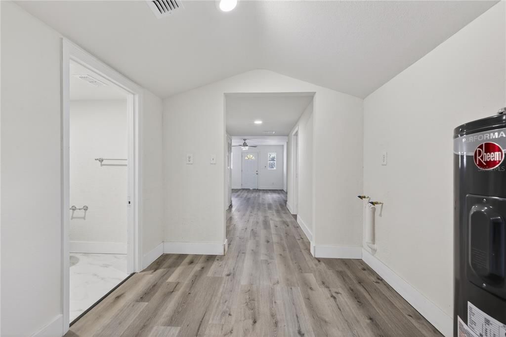 Activo con contrato: $269,000 (3 camas, 2 baños, 918 Pies cuadrados)