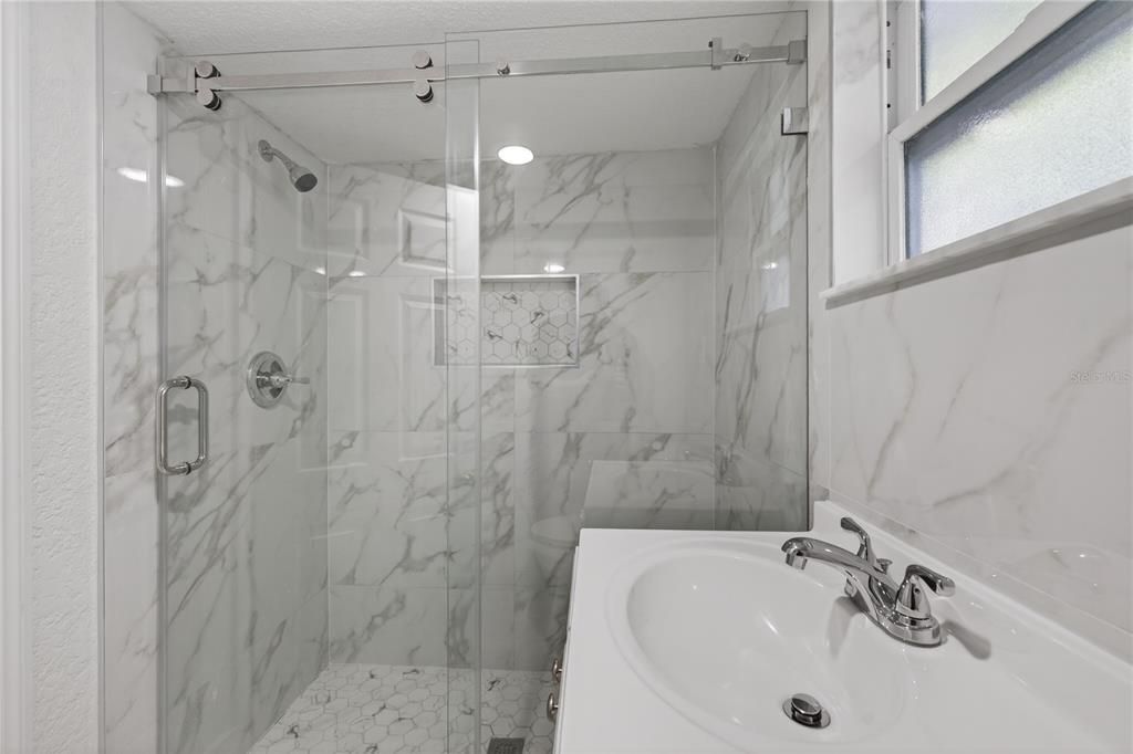 Activo con contrato: $269,000 (3 camas, 2 baños, 918 Pies cuadrados)