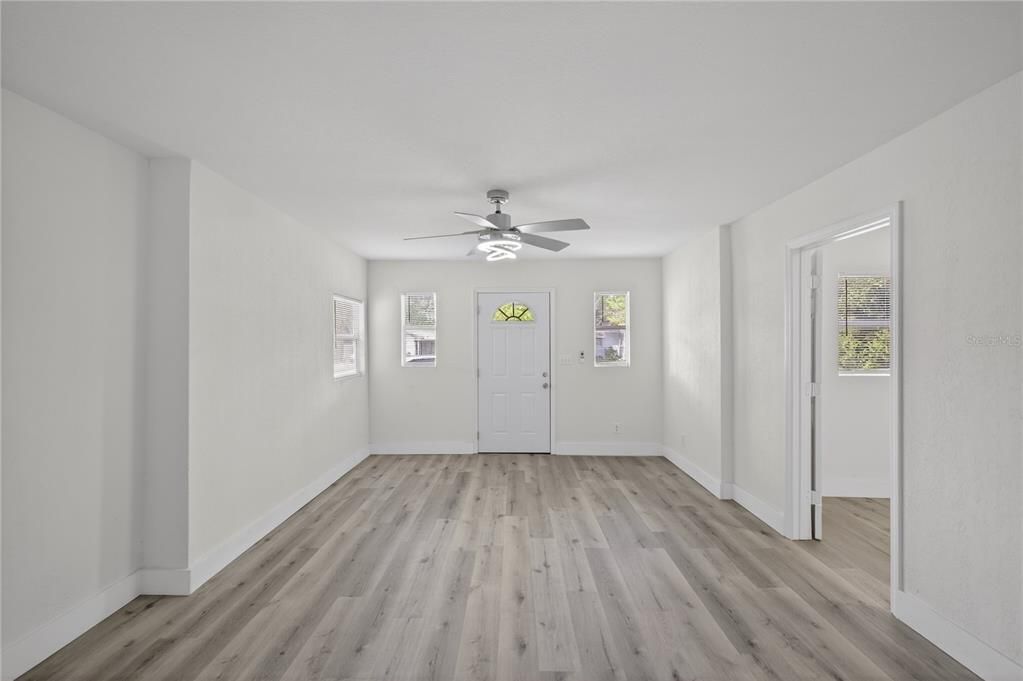 Activo con contrato: $269,000 (3 camas, 2 baños, 918 Pies cuadrados)