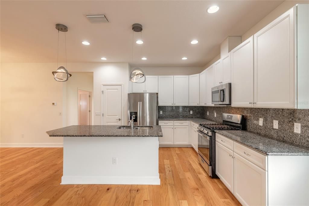 Active With Contract: $445,000 (2 beds, 2 baths, 1608 Square Feet)