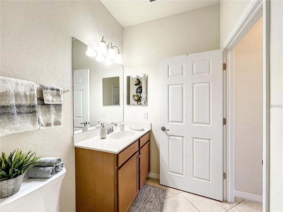 For Rent: $2,100 (2 beds, 2 baths, 1121 Square Feet)