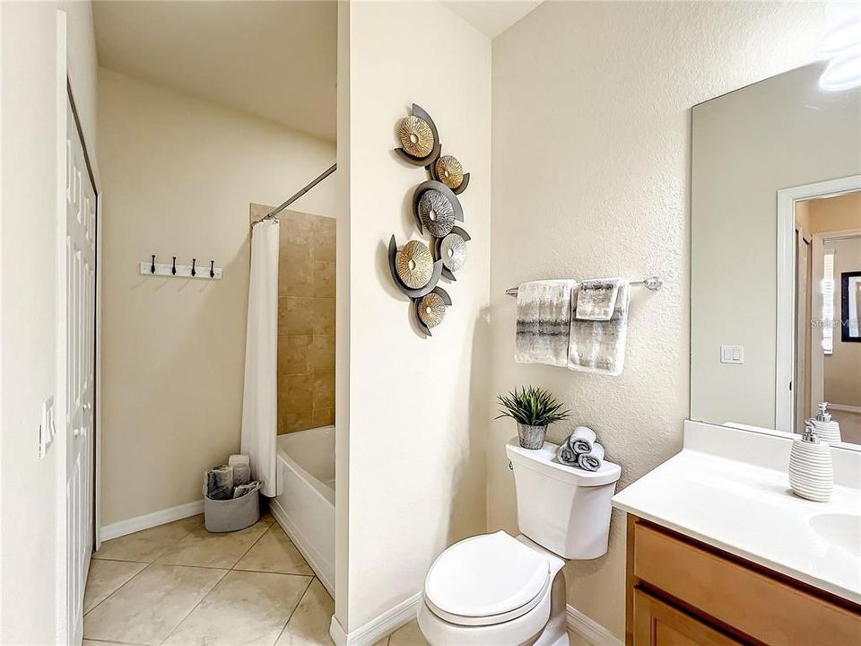 For Rent: $2,100 (2 beds, 2 baths, 1121 Square Feet)