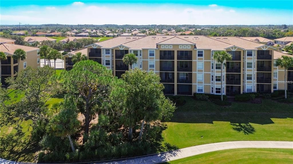 For Rent: $2,100 (2 beds, 2 baths, 1121 Square Feet)