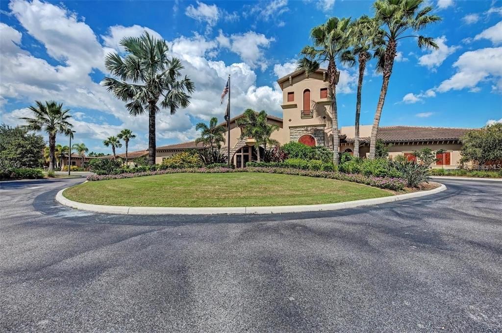 For Rent: $2,100 (2 beds, 2 baths, 1121 Square Feet)