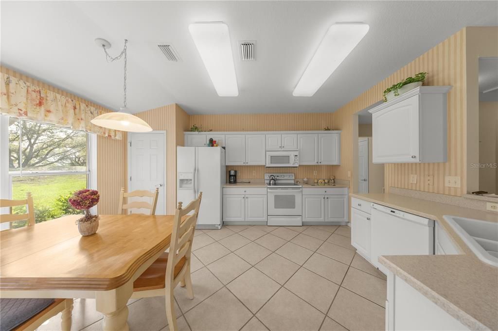 В аренду: $1,800 (2 спален, 2 ванн, 1374 Квадратных фут)