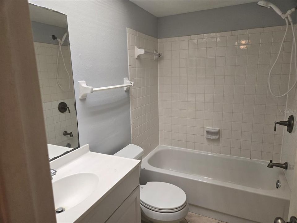 На продажу: $129,900 (2 спален, 2 ванн, 947 Квадратных фут)