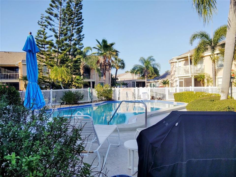 На продажу: $129,900 (2 спален, 2 ванн, 947 Квадратных фут)