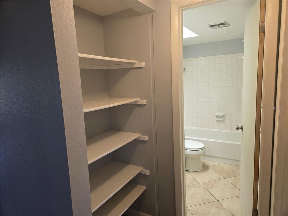 На продажу: $129,900 (2 спален, 2 ванн, 947 Квадратных фут)