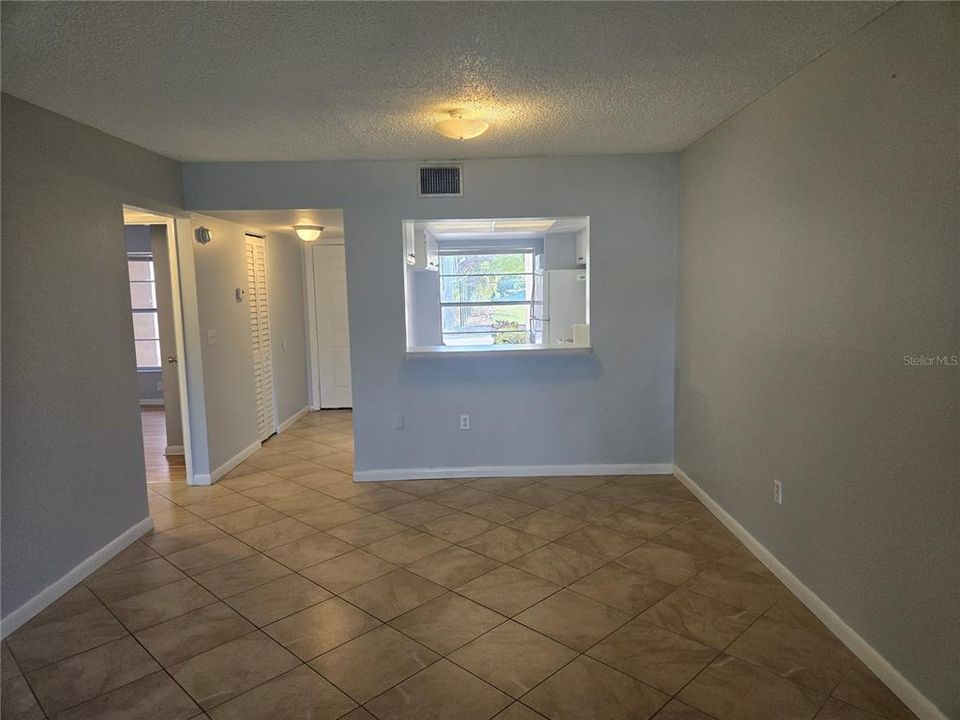 На продажу: $129,900 (2 спален, 2 ванн, 947 Квадратных фут)