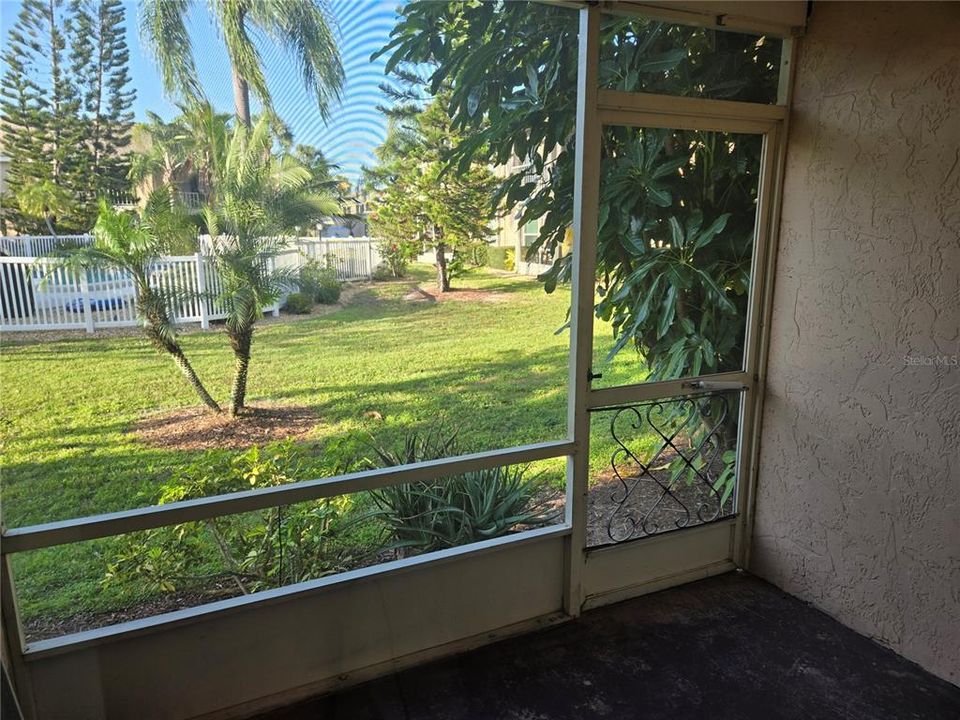 На продажу: $129,900 (2 спален, 2 ванн, 947 Квадратных фут)