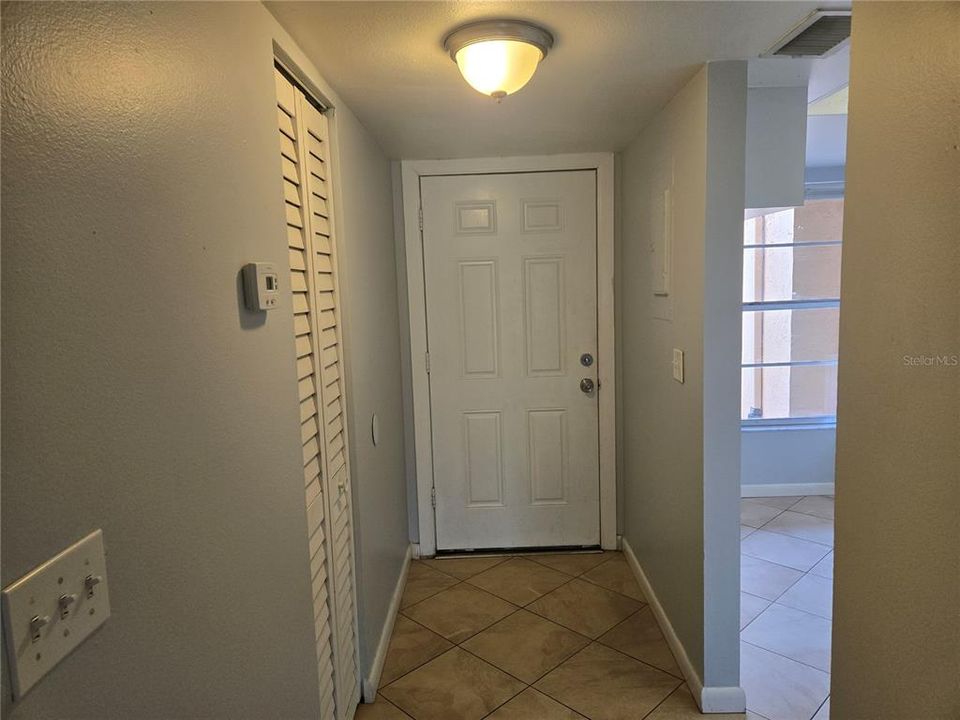 На продажу: $129,900 (2 спален, 2 ванн, 947 Квадратных фут)