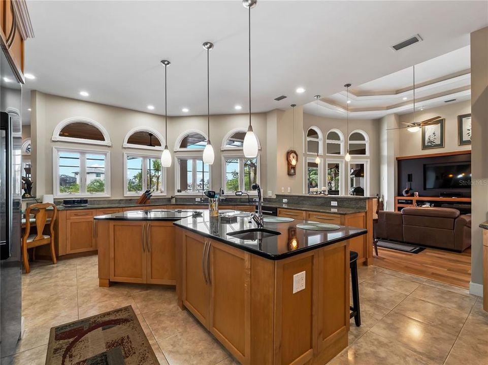 For Sale: $2,199,000 (4 beds, 3 baths, 4210 Square Feet)