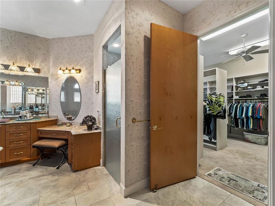 For Sale: $2,199,000 (4 beds, 3 baths, 4210 Square Feet)