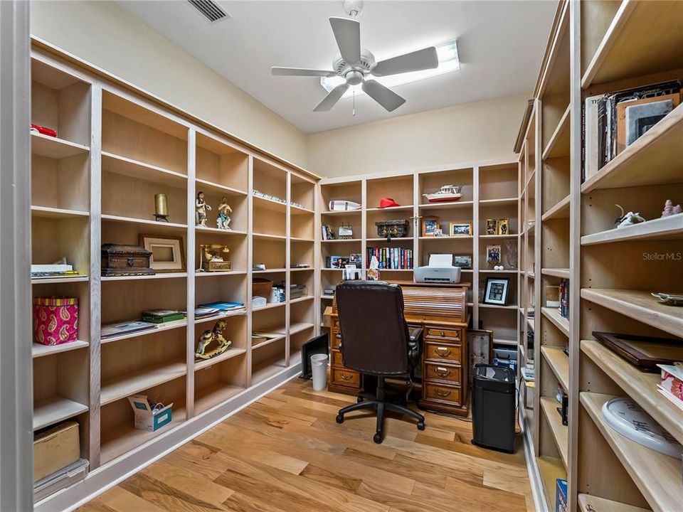 For Sale: $2,199,000 (4 beds, 3 baths, 4210 Square Feet)