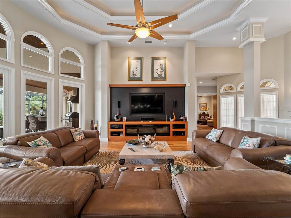 For Sale: $2,199,000 (4 beds, 3 baths, 4210 Square Feet)
