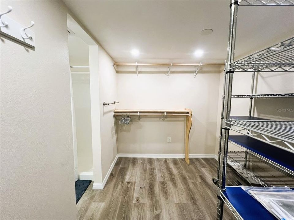 出租: $1,350 (1 贝兹, 1 浴室, 924 平方英尺)