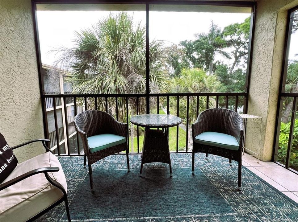 出租: $1,350 (1 贝兹, 1 浴室, 924 平方英尺)