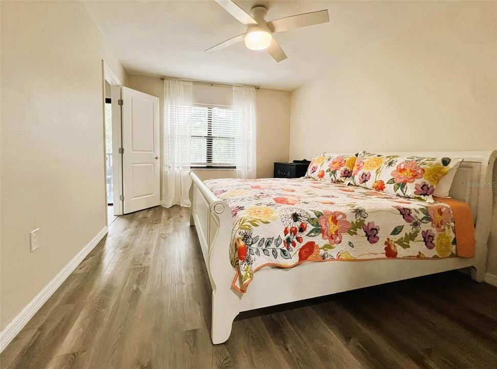 出租: $1,350 (1 贝兹, 1 浴室, 924 平方英尺)