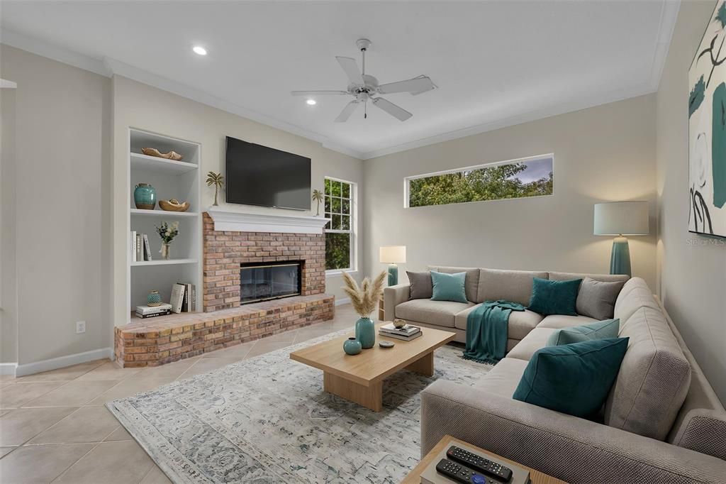合同活跃: $950,000 (4 贝兹, 2 浴室, 2431 平方英尺)
