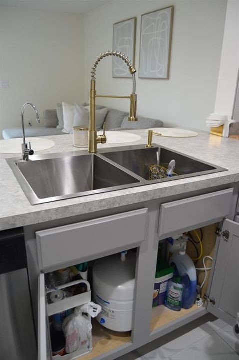 出租: $2,100 (3 贝兹, 2 浴室, 1452 平方英尺)