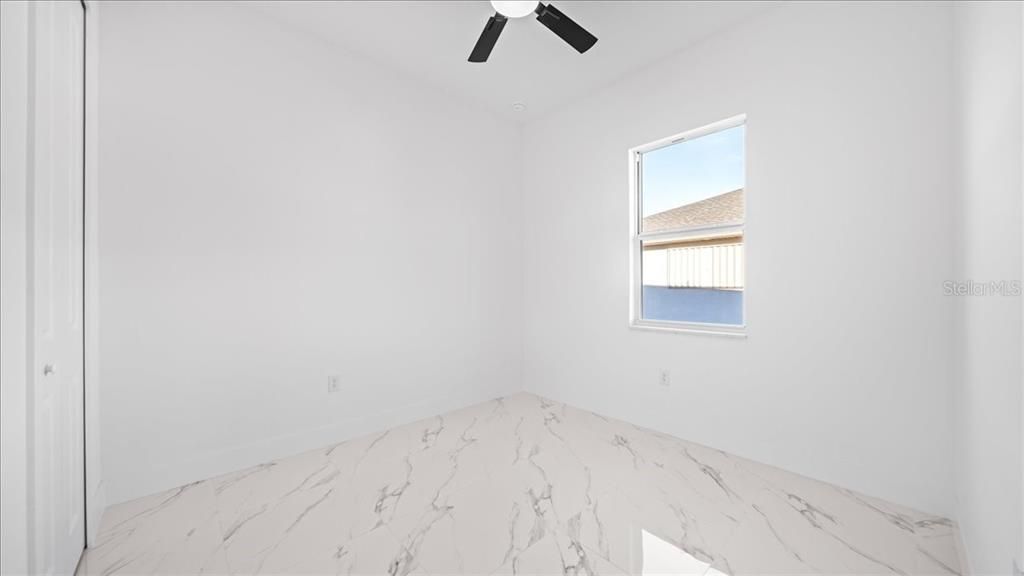 For Sale: $549,900 (6 beds, 0 baths, 2498 Square Feet)