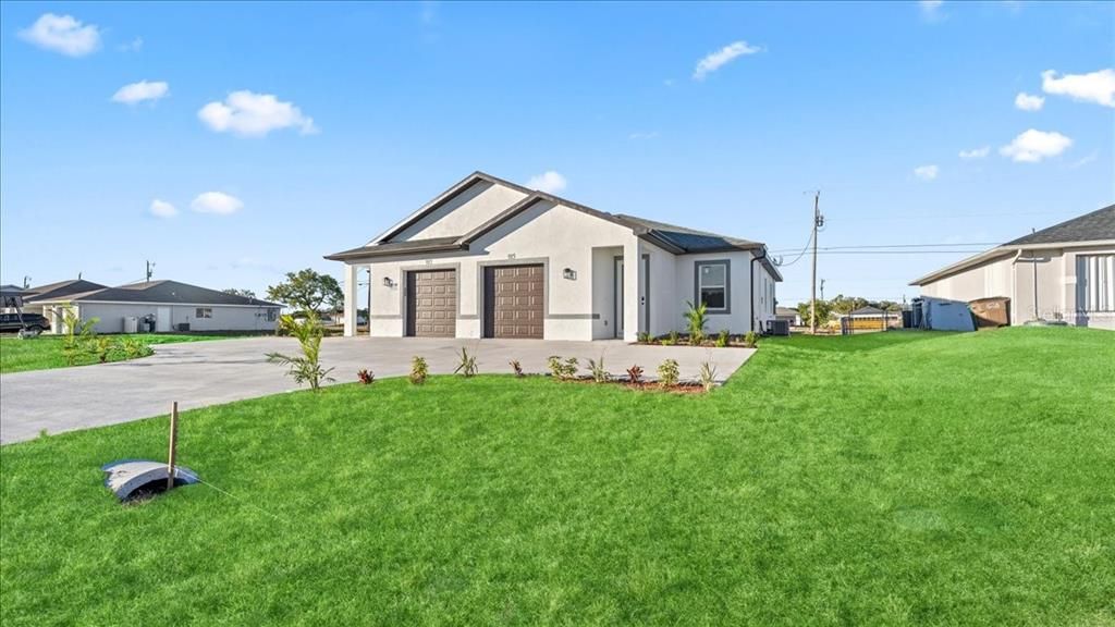 For Sale: $549,900 (6 beds, 0 baths, 2498 Square Feet)