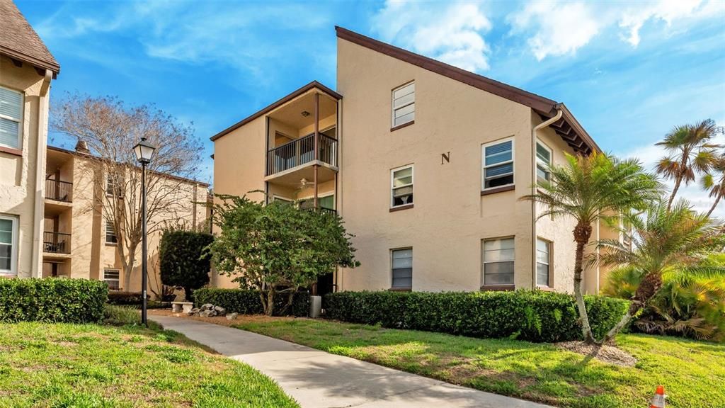 For Sale: $125,000 (2 beds, 2 baths, 1099 Square Feet)