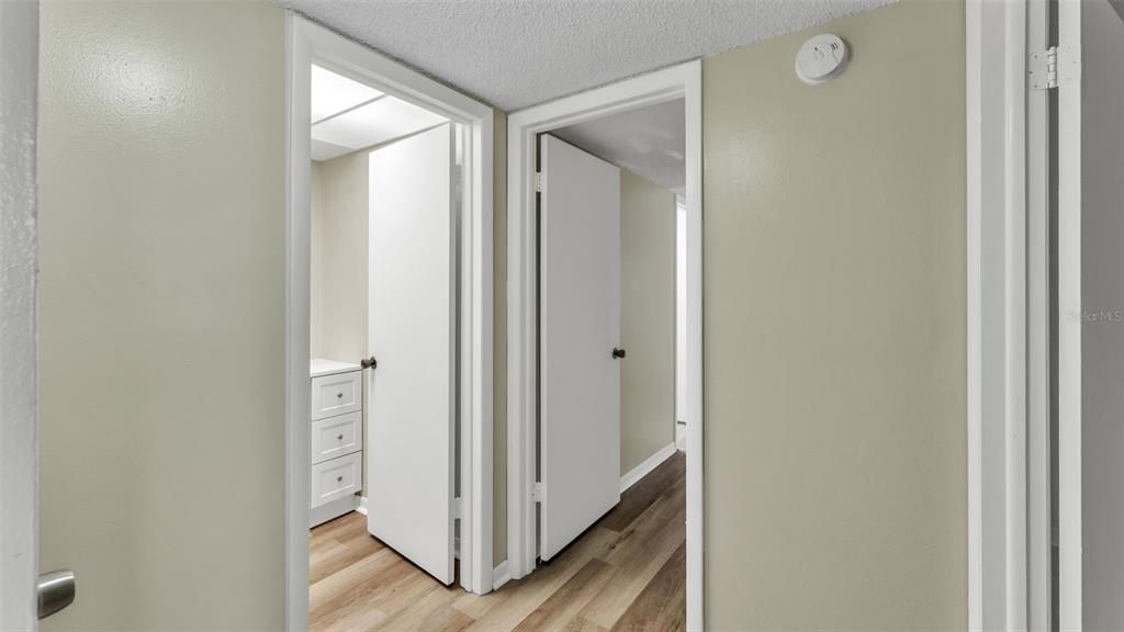 For Sale: $125,000 (2 beds, 2 baths, 1099 Square Feet)