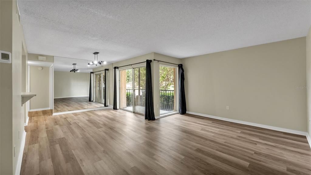 For Sale: $125,000 (2 beds, 2 baths, 1099 Square Feet)
