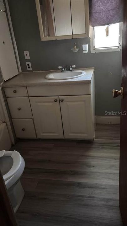 На продажу: $129,000 (2 спален, 1 ванн, 1000 Квадратных фут)