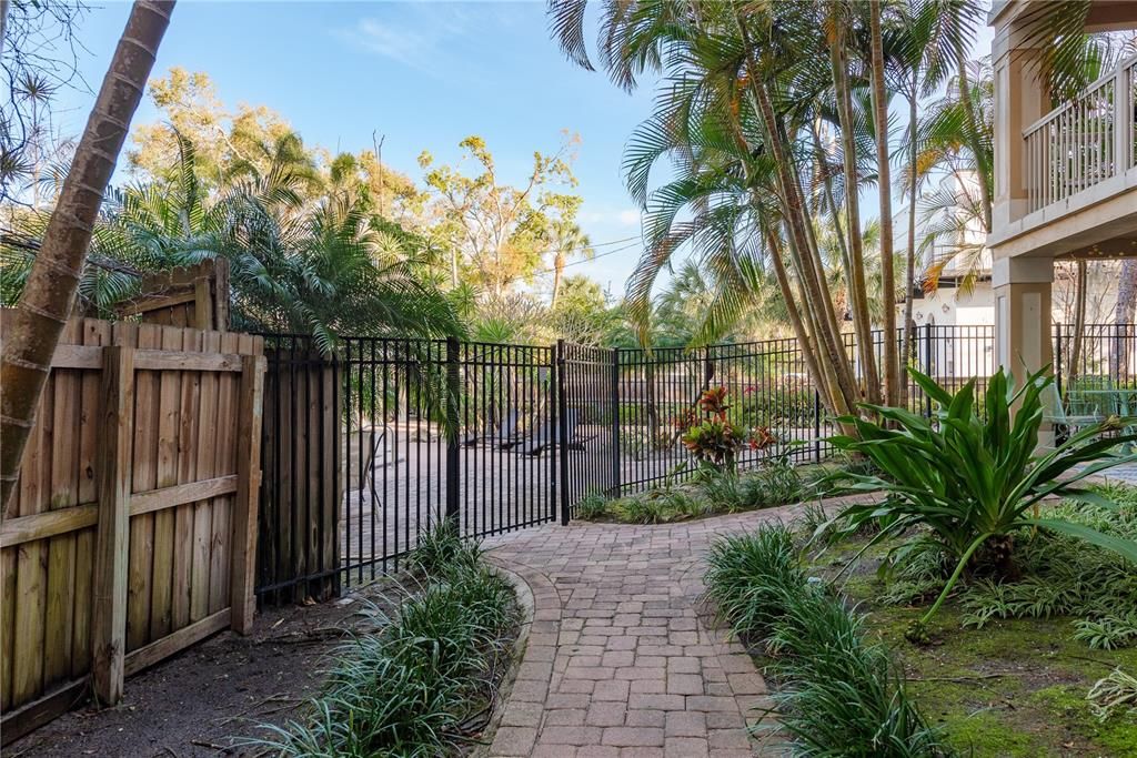 Active With Contract: $439,000 (2 beds, 2 baths, 1005 Square Feet)