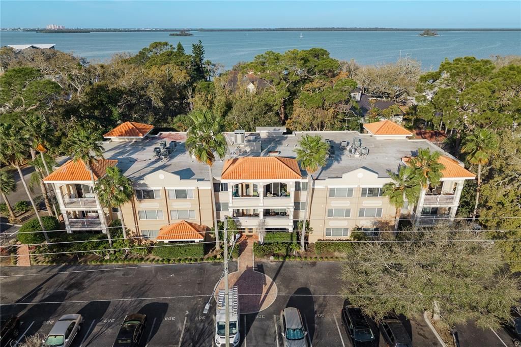 Active With Contract: $439,000 (2 beds, 2 baths, 1005 Square Feet)
