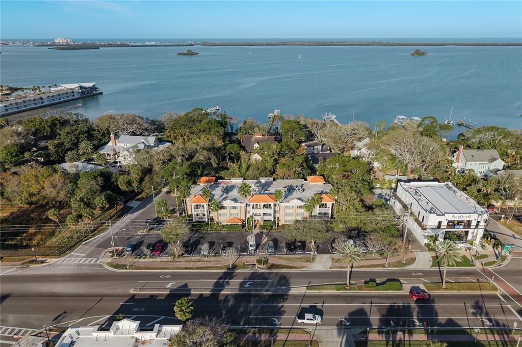 Active With Contract: $439,000 (2 beds, 2 baths, 1005 Square Feet)