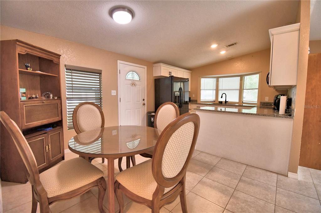 En Venta: $240,000 (3 camas, 2 baños, 1104 Pies cuadrados)