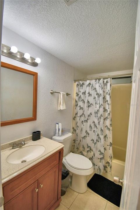 En Venta: $240,000 (3 camas, 2 baños, 1104 Pies cuadrados)