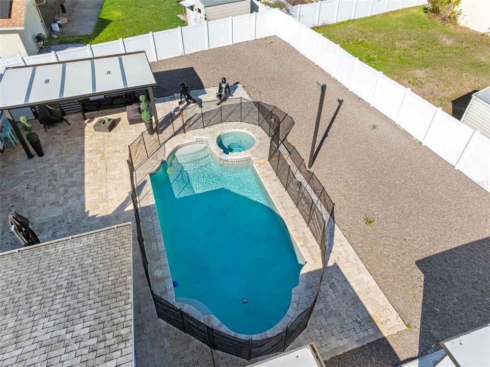 Activo con contrato: $585,000 (4 camas, 3 baños, 1697 Pies cuadrados)