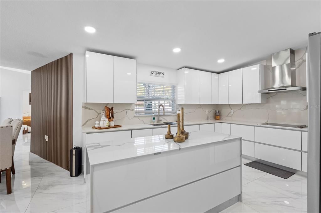 Activo con contrato: $585,000 (4 camas, 3 baños, 1697 Pies cuadrados)