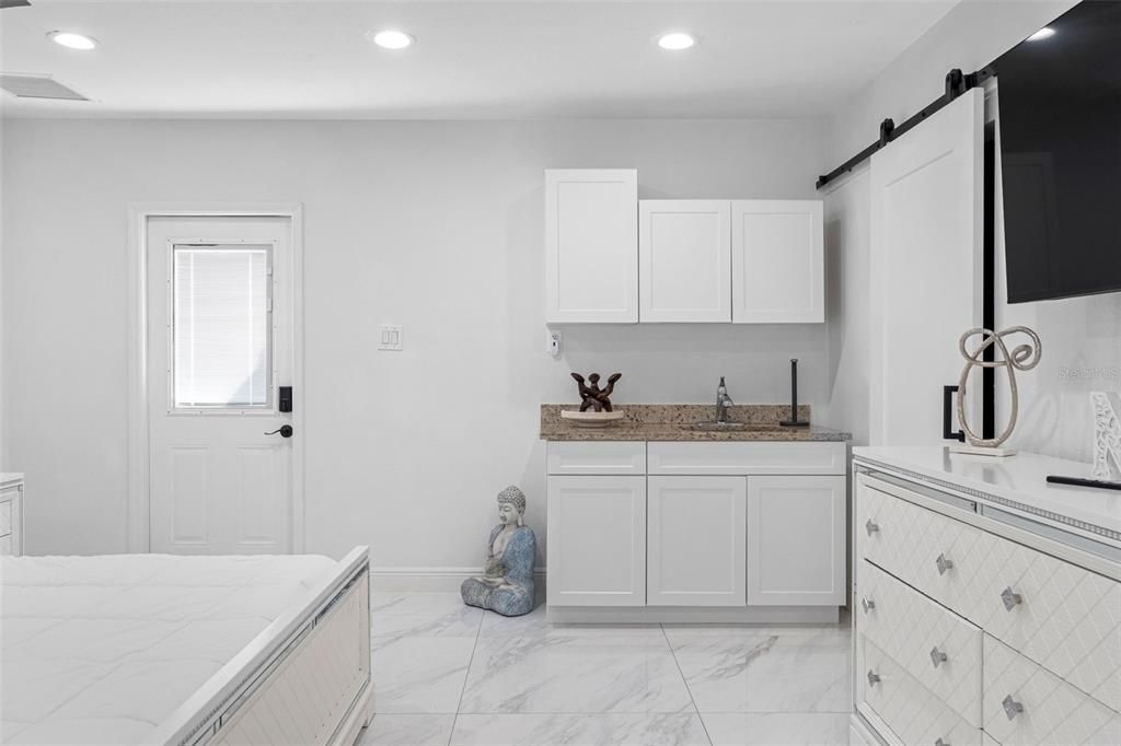 Activo con contrato: $585,000 (4 camas, 3 baños, 1697 Pies cuadrados)