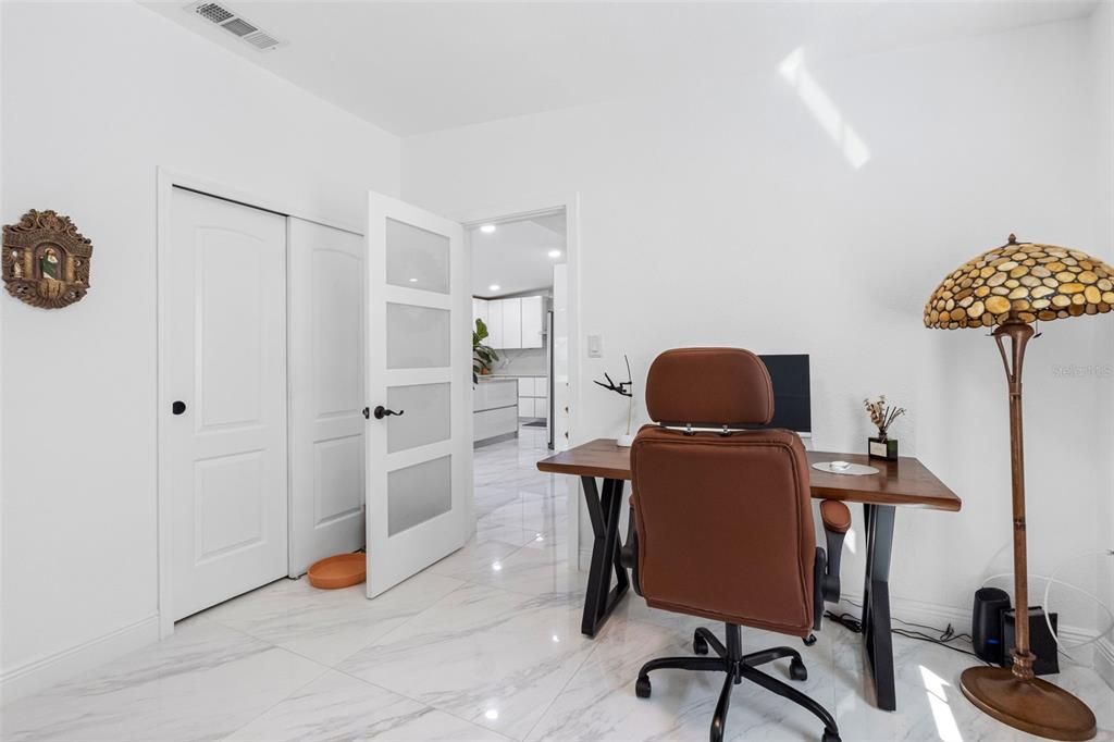 Activo con contrato: $585,000 (4 camas, 3 baños, 1697 Pies cuadrados)