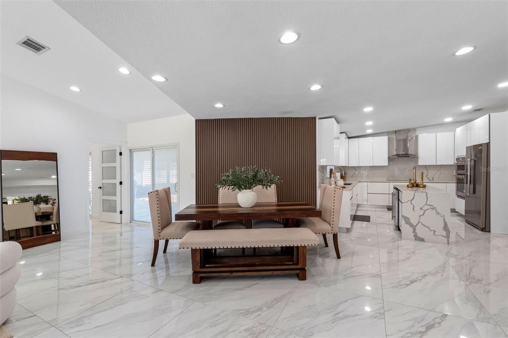Activo con contrato: $585,000 (4 camas, 3 baños, 1697 Pies cuadrados)