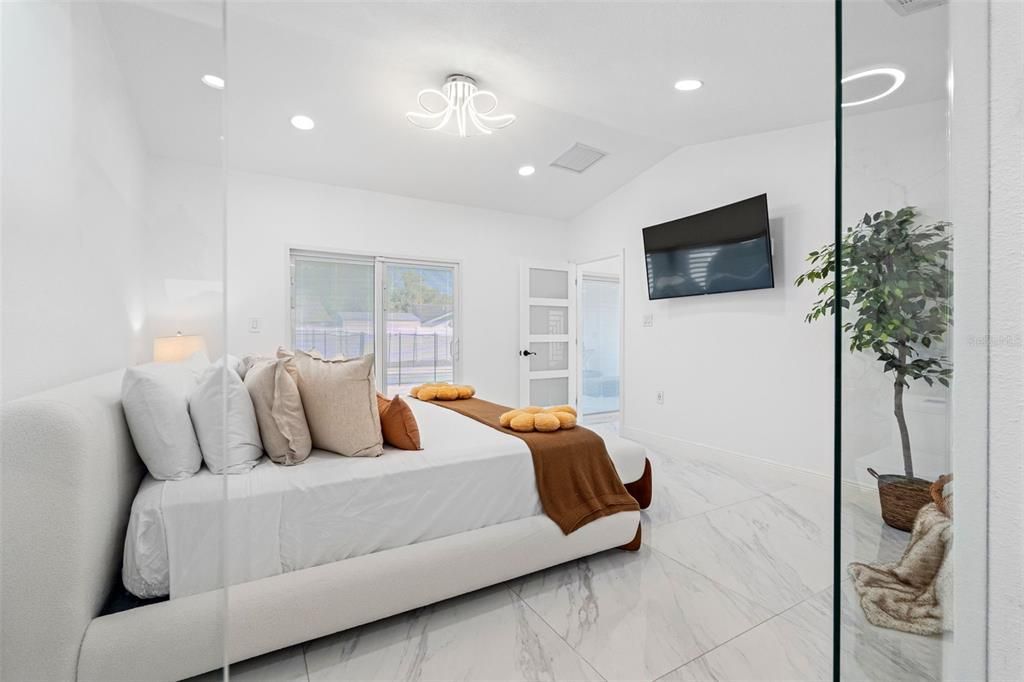 Activo con contrato: $585,000 (4 camas, 3 baños, 1697 Pies cuadrados)