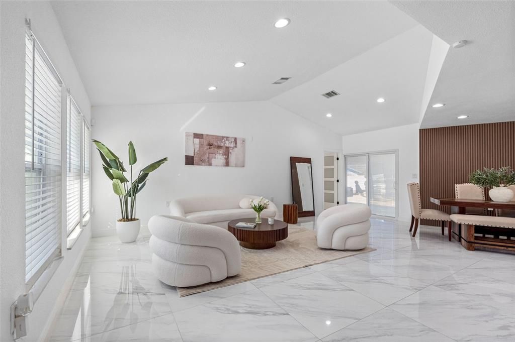 Activo con contrato: $585,000 (4 camas, 3 baños, 1697 Pies cuadrados)