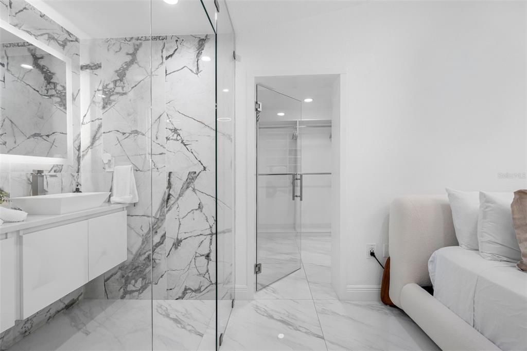 Activo con contrato: $585,000 (4 camas, 3 baños, 1697 Pies cuadrados)