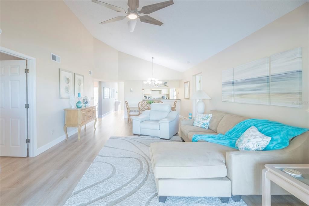 En Venta: $265,000 (3 camas, 2 baños, 1498 Pies cuadrados)