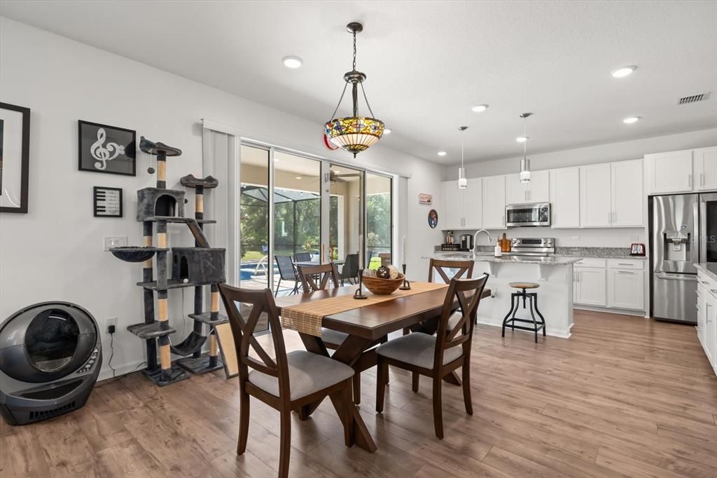 En Venta: $675,000 (3 camas, 2 baños, 3097 Pies cuadrados)