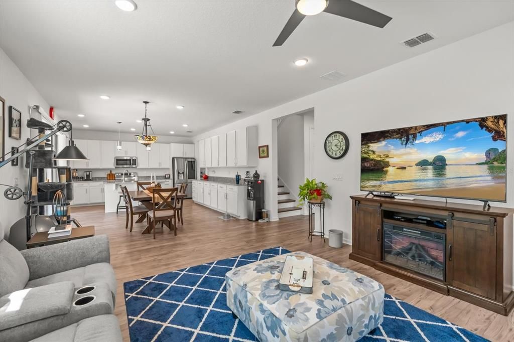 En Venta: $675,000 (3 camas, 2 baños, 3097 Pies cuadrados)