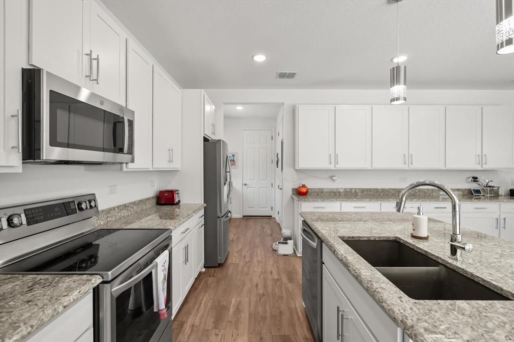 En Venta: $675,000 (3 camas, 2 baños, 3097 Pies cuadrados)
